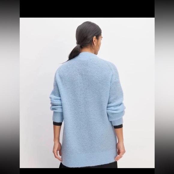 Everlane THE ALPACA OVERSIZED CARDIGAN
size XXS oversized fits up to a Large - Picture 5 of 12